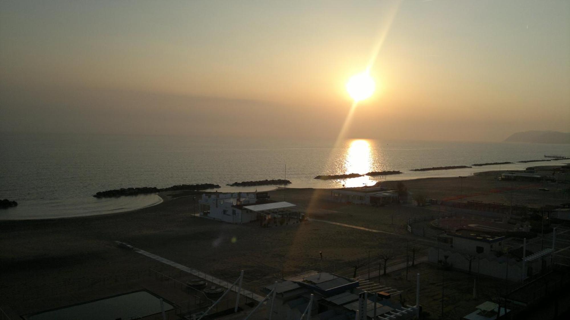 Hotel Touring Misano Adriatico Dış mekan fotoğraf