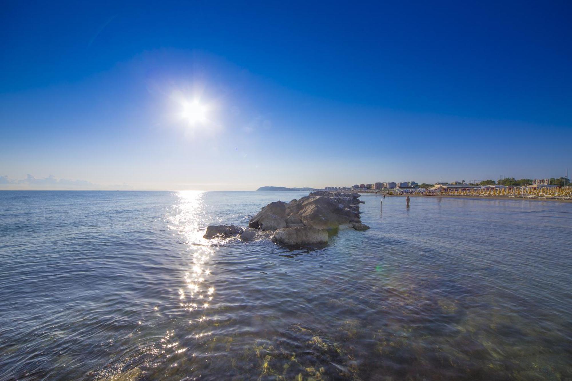 Hotel Touring Misano Adriatico Oda fotoğraf