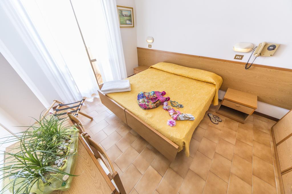 Hotel Touring Misano Adriatico Dış mekan fotoğraf