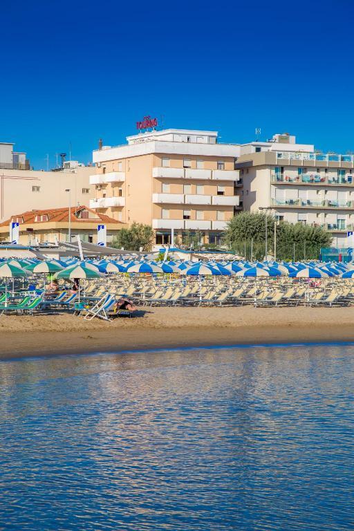 Hotel Touring Misano Adriatico Dış mekan fotoğraf