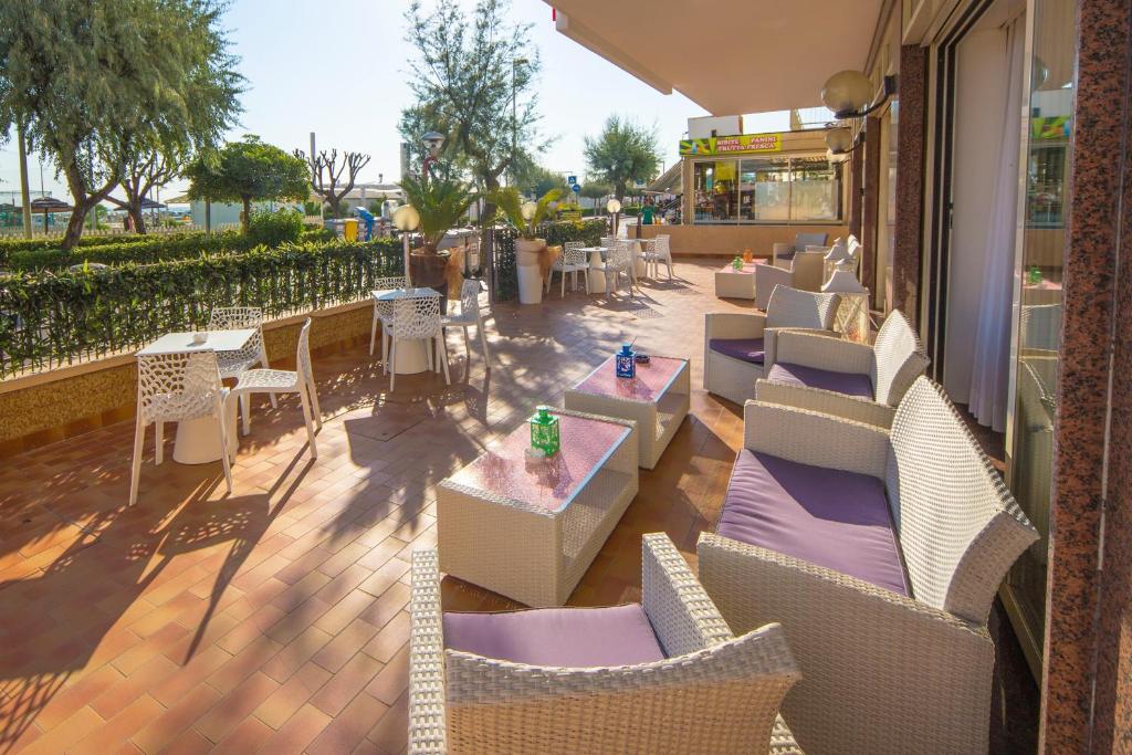 Hotel Touring Misano Adriatico Dış mekan fotoğraf