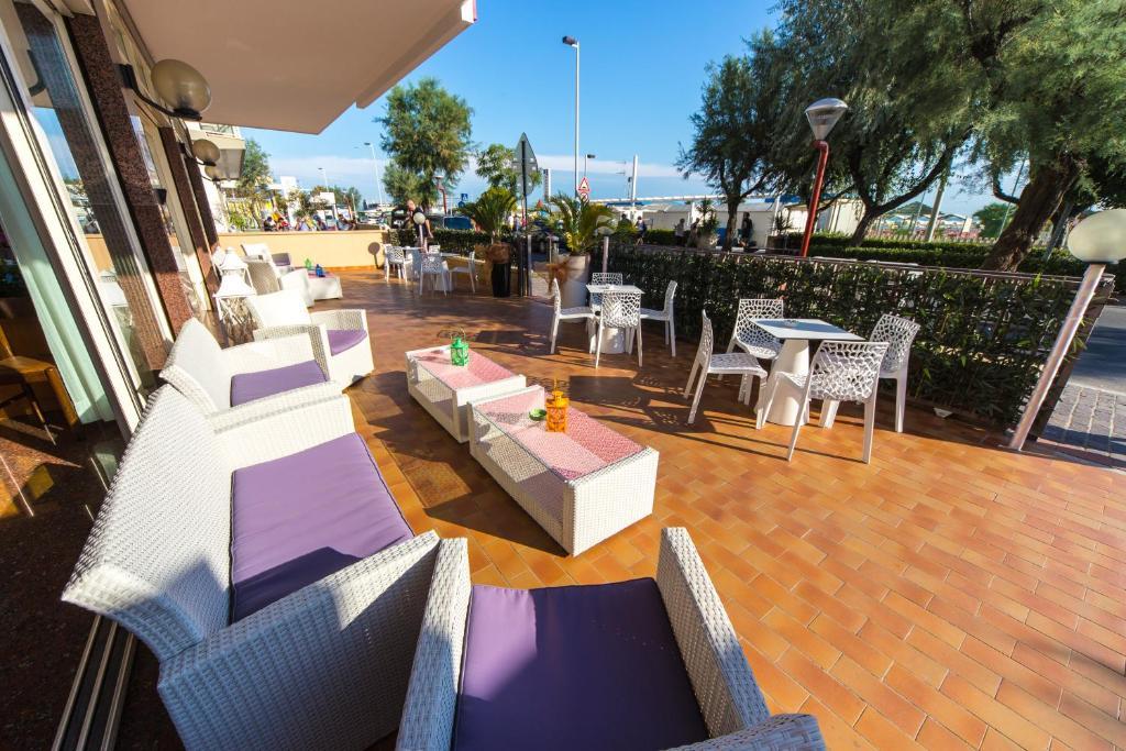 Hotel Touring Misano Adriatico Dış mekan fotoğraf