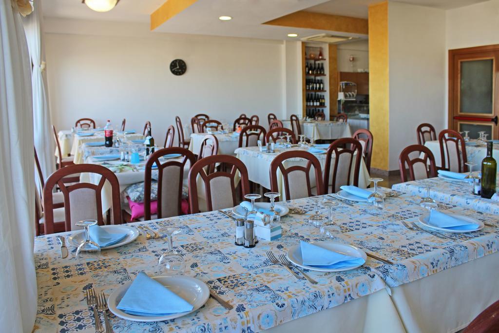 Hotel Touring Misano Adriatico Dış mekan fotoğraf